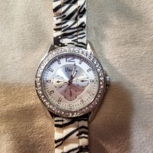 NWOT Silvertone watch